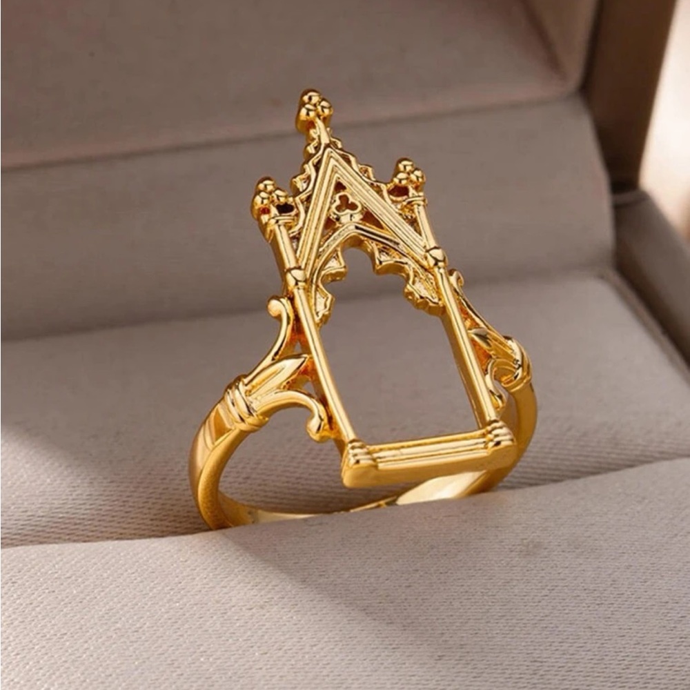 Gold Frame Ring - Picture 3 of 7